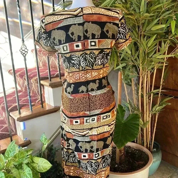 Jessica Howard wrap dress 6 Petite. Good condition. Safari themed. Maxi wrap - Picture 10 of 10